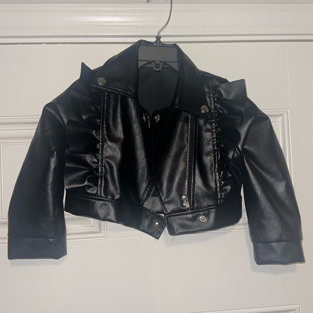 New! Little kids moto crop jacket in black and silver. Size 3